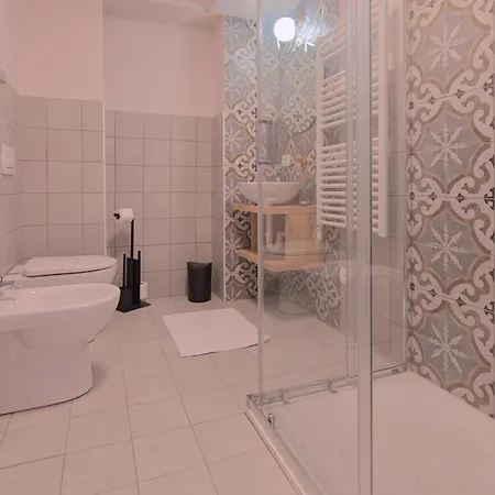 2 Min - Modern At 1 Min To Station - Wifi, Ac Privatunterkunft *